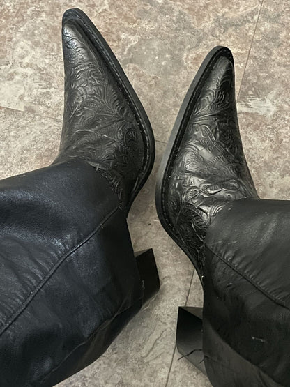SILKY CARVED BOOTS